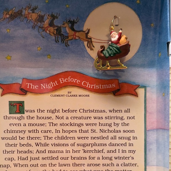 The Night Before Christmas Display by Hallmark - Picture 3 of 11